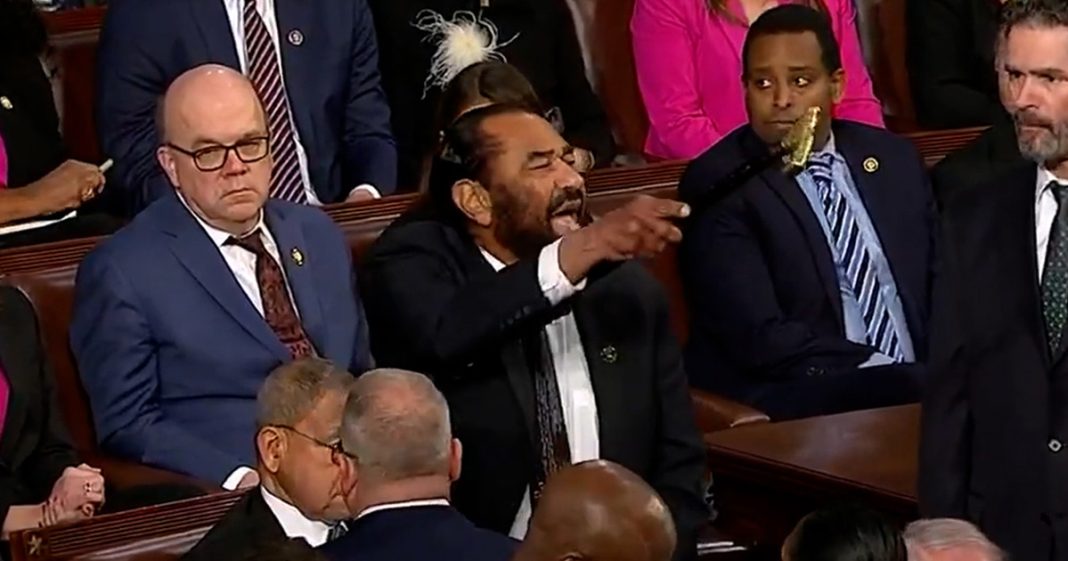 Discours sur l’état de l’Union: « Nah nah nah, goodbye! », un élu démocrate explose et se fait sortir