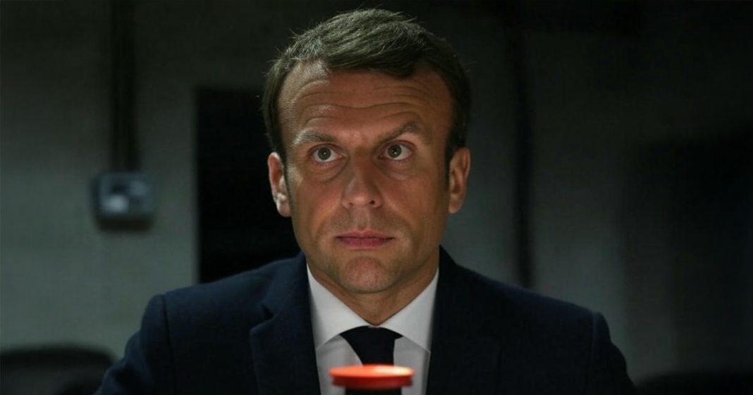 Macron joue au poker avec l’arme nucléaire