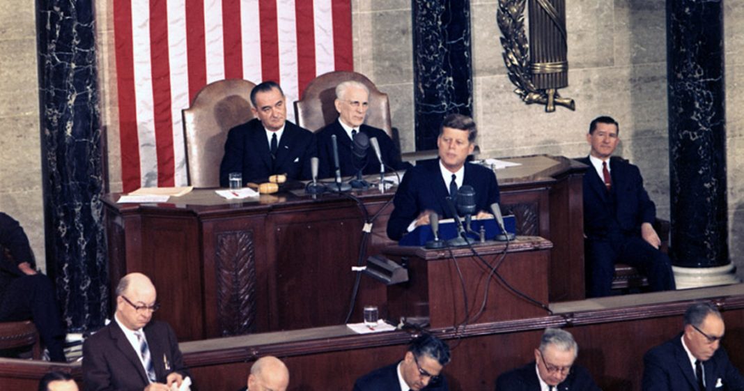 JFK : L’assassinat qui hante encore l’Amérique – Entretien avec un expert 🔒