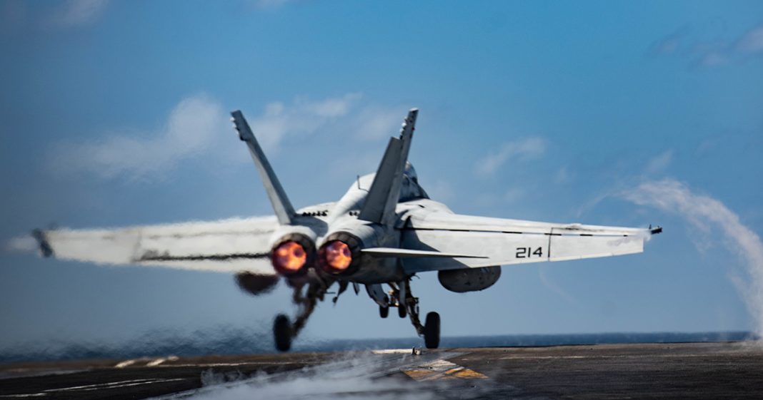 US Fighter Jet US Fighter Jet