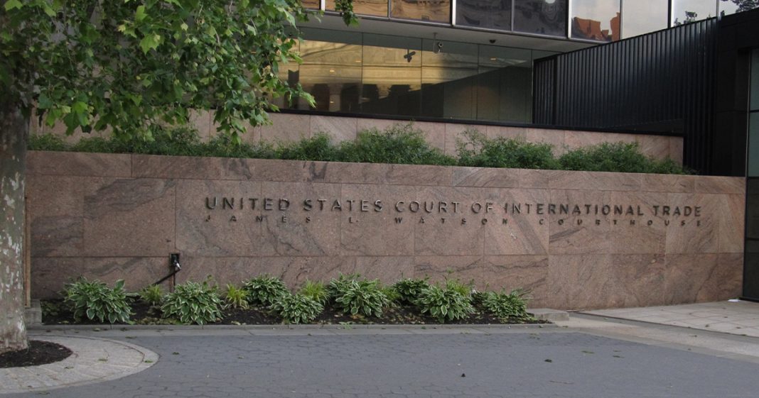 Les juges américains mettent K.O. les tarifs de Trump