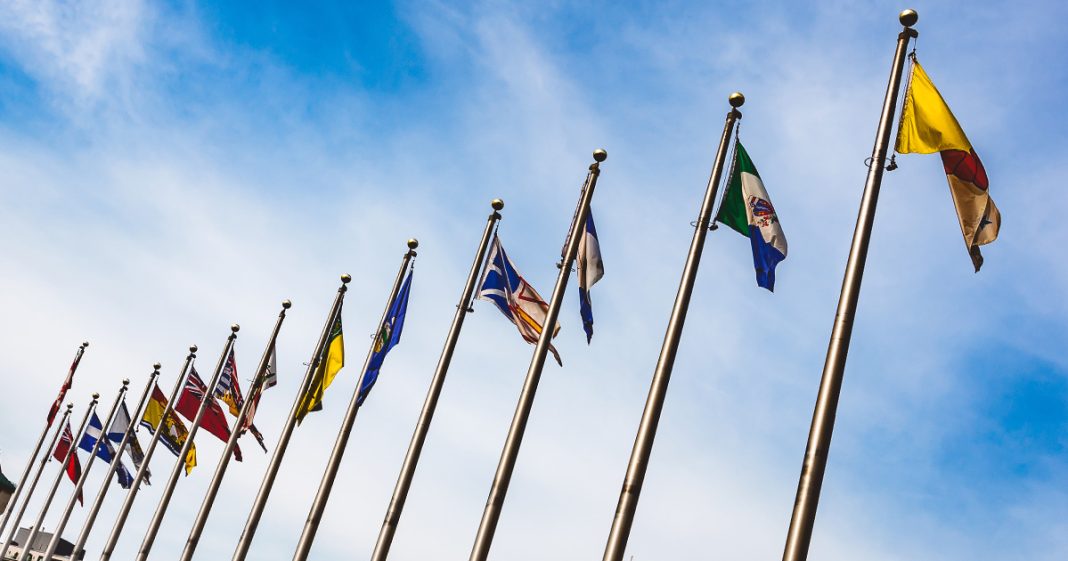 Drapeaux du Canada et des provinces Drapeaux du Canada et des provinces