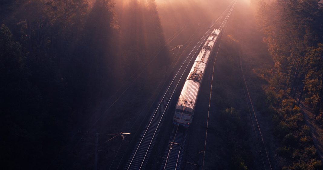 Train - Transport ferroviaire Train - Transport ferroviaire