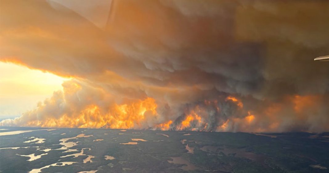 Feu de forêt en Saskatchewan Feu de forêt en Saskatchewan