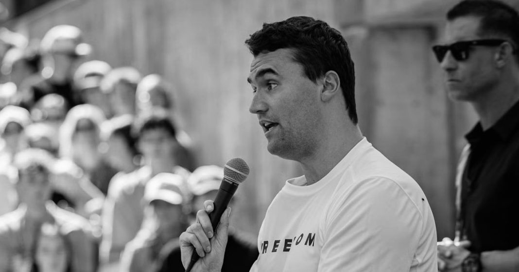 Charlie Kirk noir et blanc Charlie Kirk, photo en noir et blanc