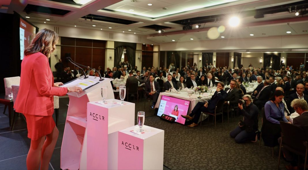 Danielle Smith à Montréal : l’Alberta prend le taureau par les cornes