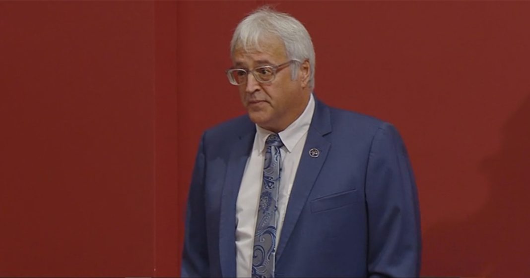 Dufour s’en prend à la CAQ : « Les régions ne sont pas que des bars ouverts »