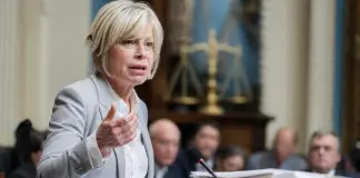 Caroline Proulx : quand l’amateurisme ministériel devient une atteinte aux droits fondamentaux Caroline Proulx et la liberté d’expression dans une enceinte gouvernementale