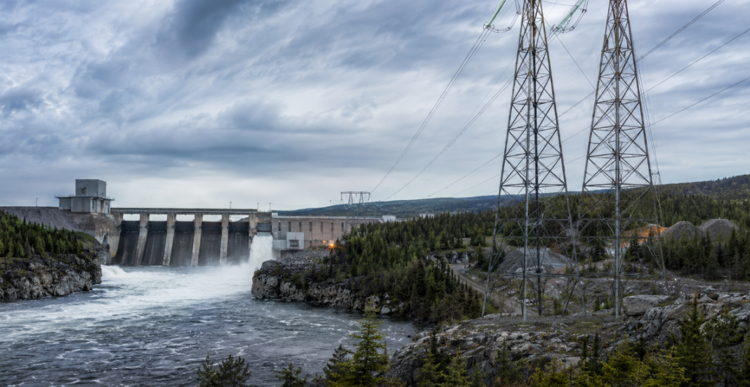 Churchill Falls – barrage hydroélectrique et lignes de transport entre le Québec et Terre-Neuve-et-Labrador